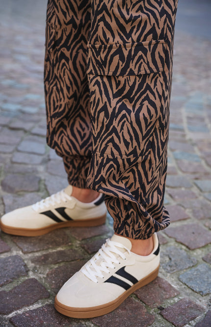 Travel Broek Fleur Mocha Navy 254