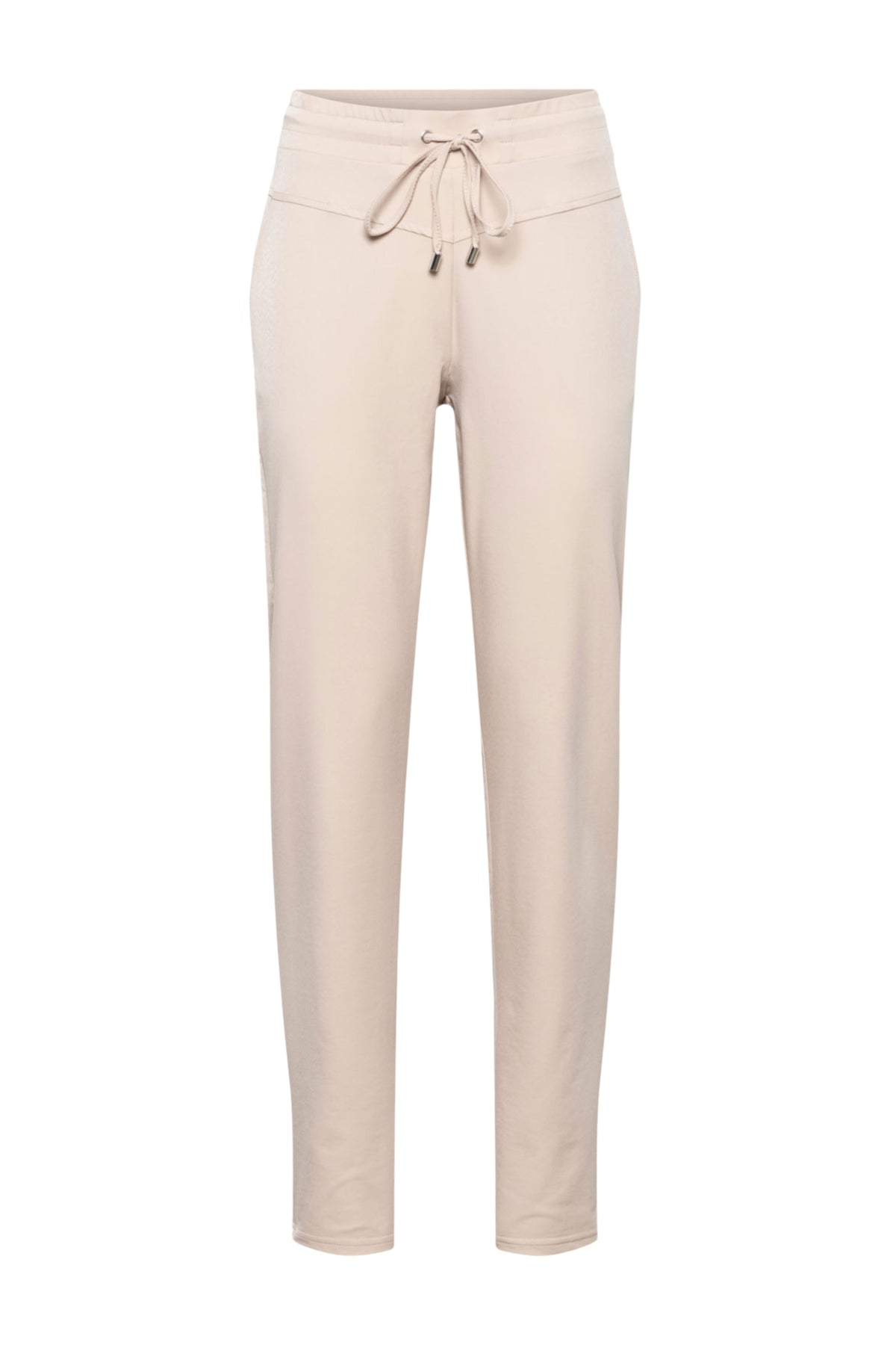 Dames Heavy Travel Broek Penny Sand van &Co woman, lichte en comfortabele reisbroek met een losse pasvorm en tailleband.