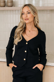 Navy blauwe jas voor dames, model Deb Punta van &Co Woman, met zachte stoffen en stijlvolle pasvorm.