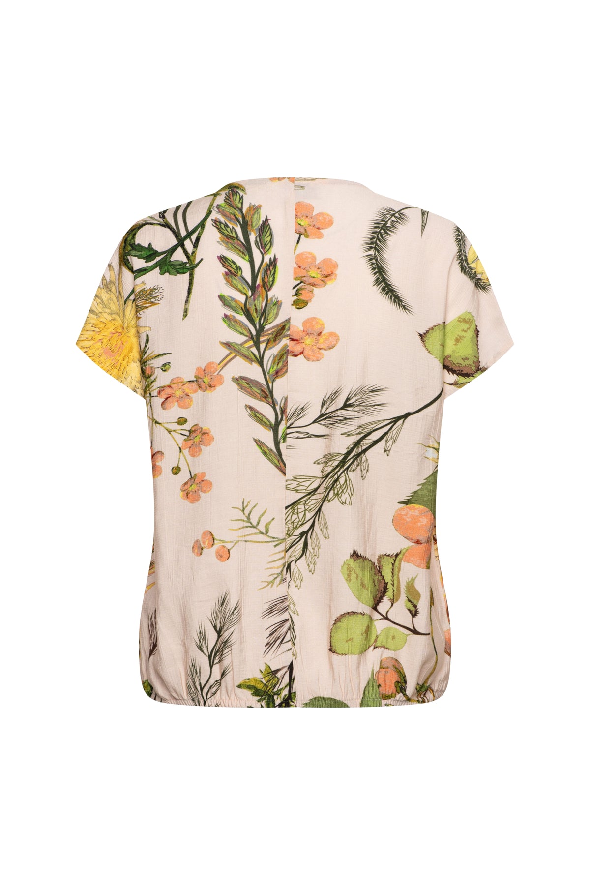 Lichtroze multi-gekleurde bloemen top van &Co woman, model Amke, van zacht materiaal, getoond op een witte achtergrond.
