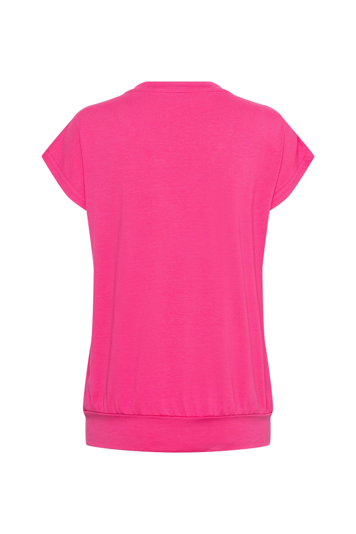 Roze top Lucia van &Co woman met lichte stof en ronde hals, gedragen door een model.