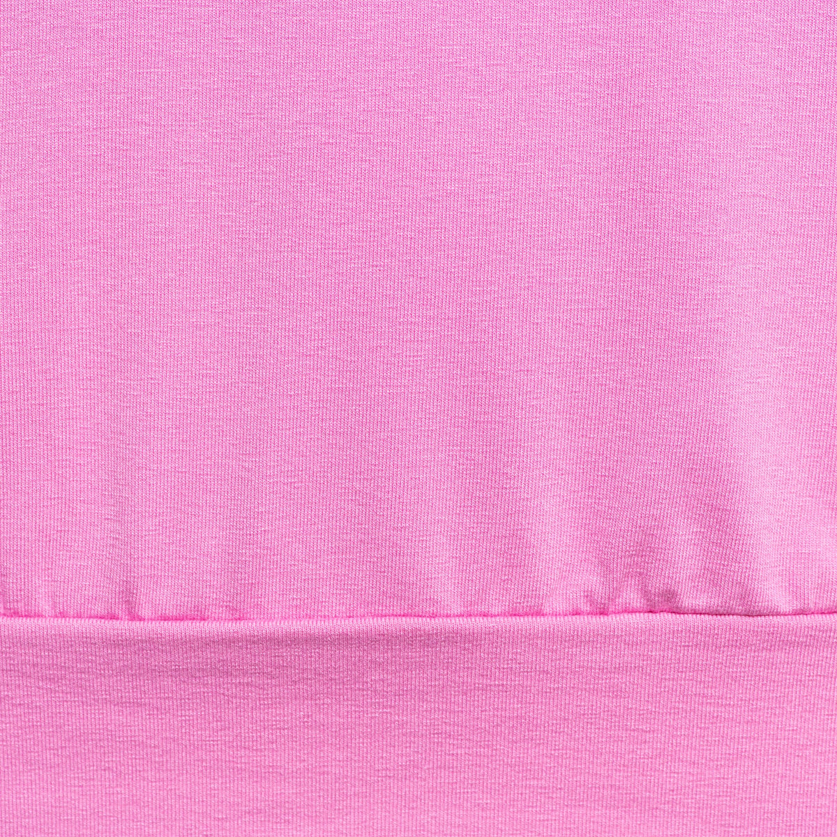 Roze top Lucia van &Co woman, lichtgewicht en stijlvol, zichtbaar op de afbeelding.