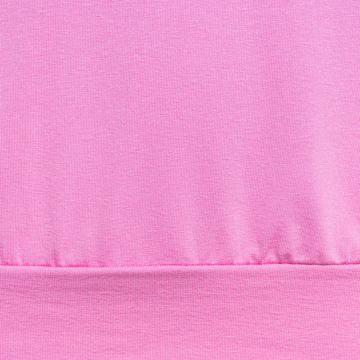 Roze top Lucia van &Co woman, lichtgewicht en stijlvol, zichtbaar op de afbeelding.