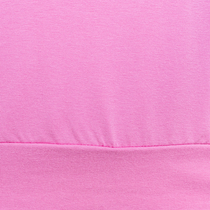 Lichtroze top Lucille van &Co woman, stijlvolle damesblouse met comfortabele pasvorm en modieuze uitstraling.