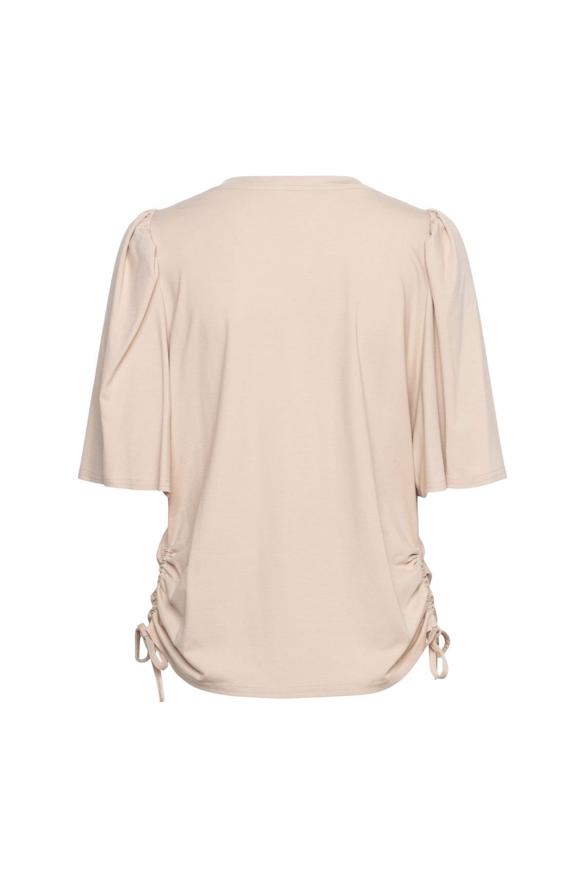 Zwart top van &Co woman Misha Sand TO291 met stijlvolle pasvorm, gedragen door een model.