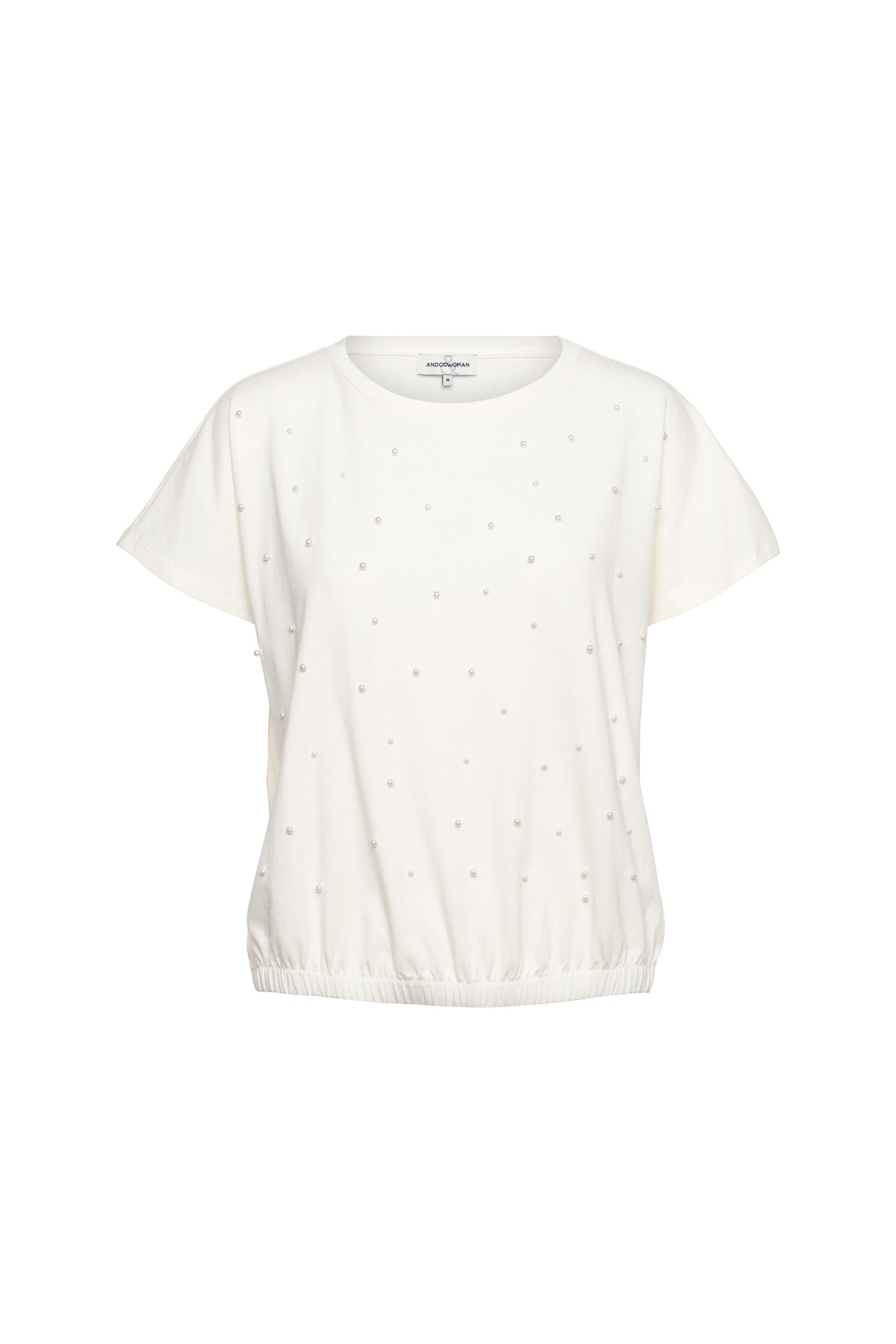 Beige Top Terese van &Co woman, korte mouwen en ronde hals, gelegen op een witte achtergrond.