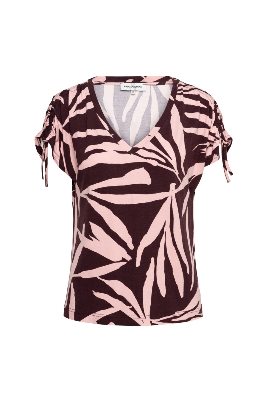 Vrouwelijk top van &Co woman met Viana Leaf print in aubergine en multi-kleuren, modieus en comfortabel draagbaar.