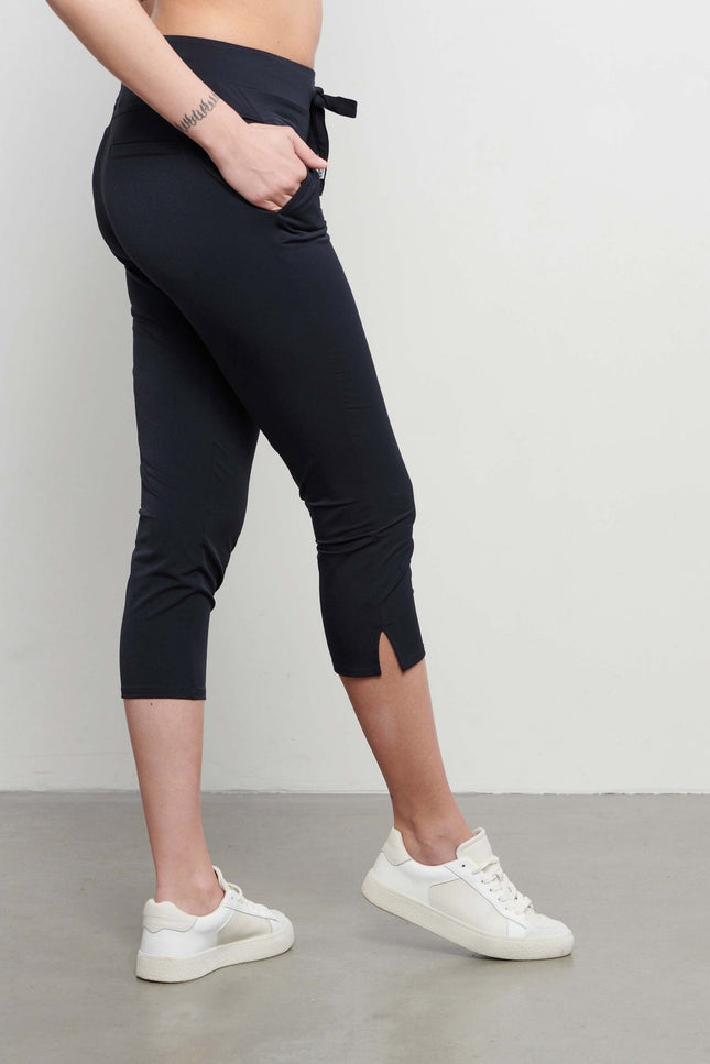 &Co woman Travel broek capri phoenix navy Stretchshop.nl
