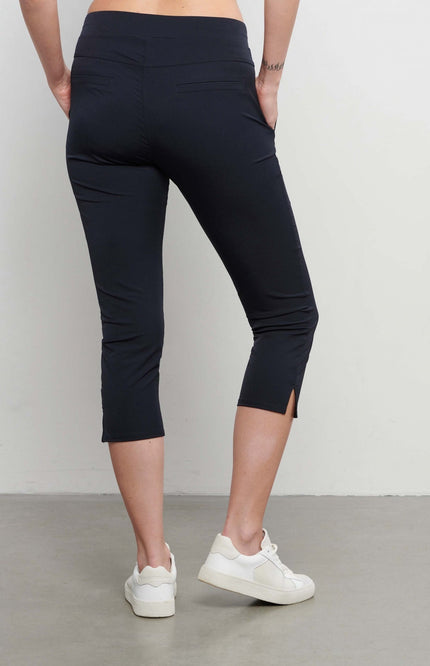 &Co woman Travel broek capri phoenix navy Stretchshop.nl