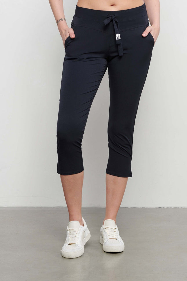 &Co woman Travel broek capri phoenix navy Stretchshop.nl