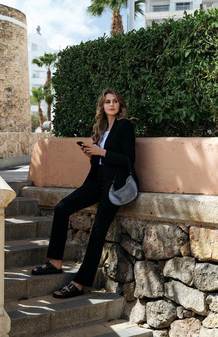 &Co woman Travel broek penelope flare zwart Stretchshop.nl