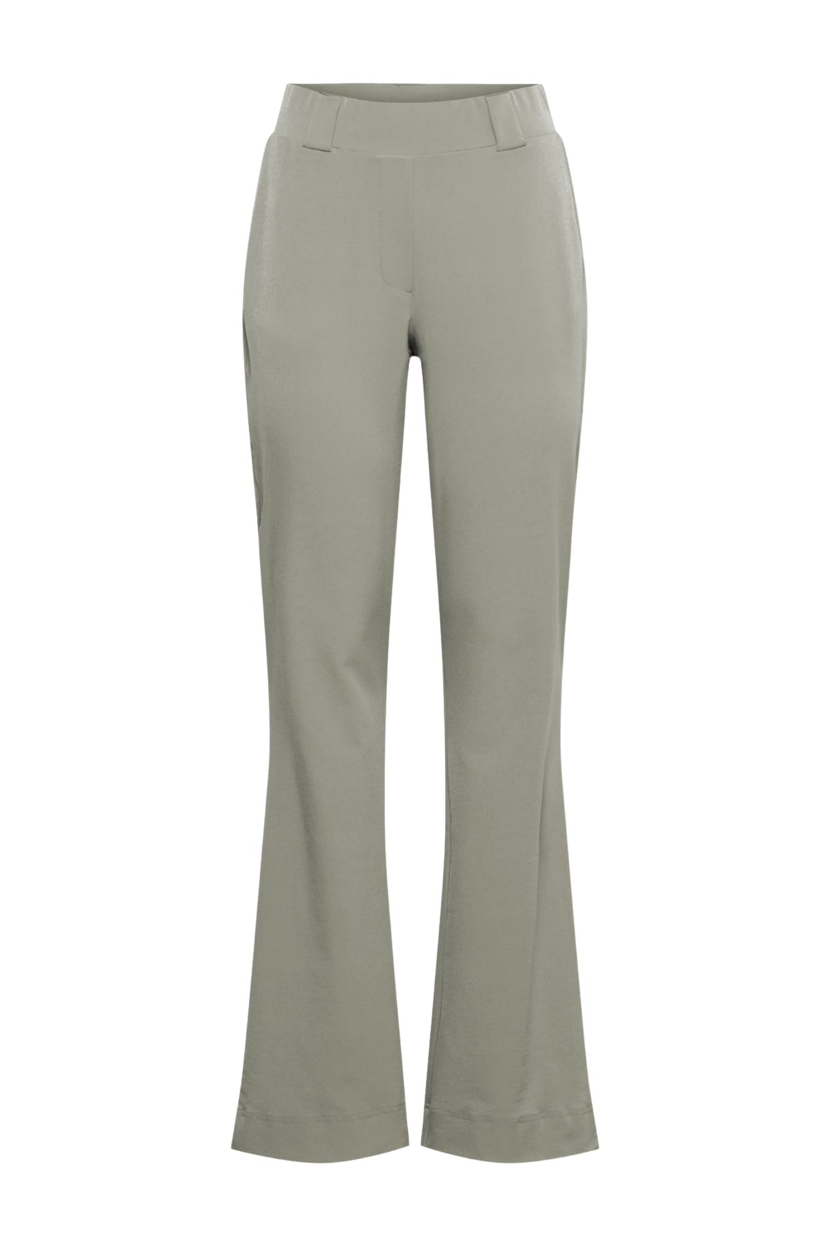 Lichte khaki travel broek Penelope Flare van &Co woman, met wijde pijpen en comfortabele pasvorm, zichtbaar in de afbeelding.