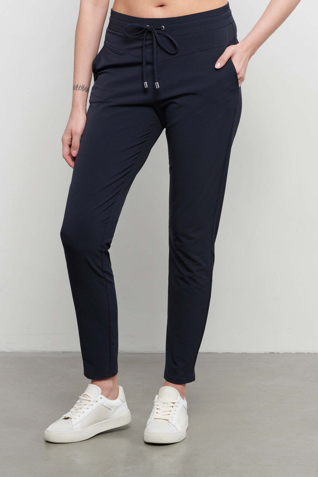 &Co woman Travel broek penny navy Stretchshop.nl