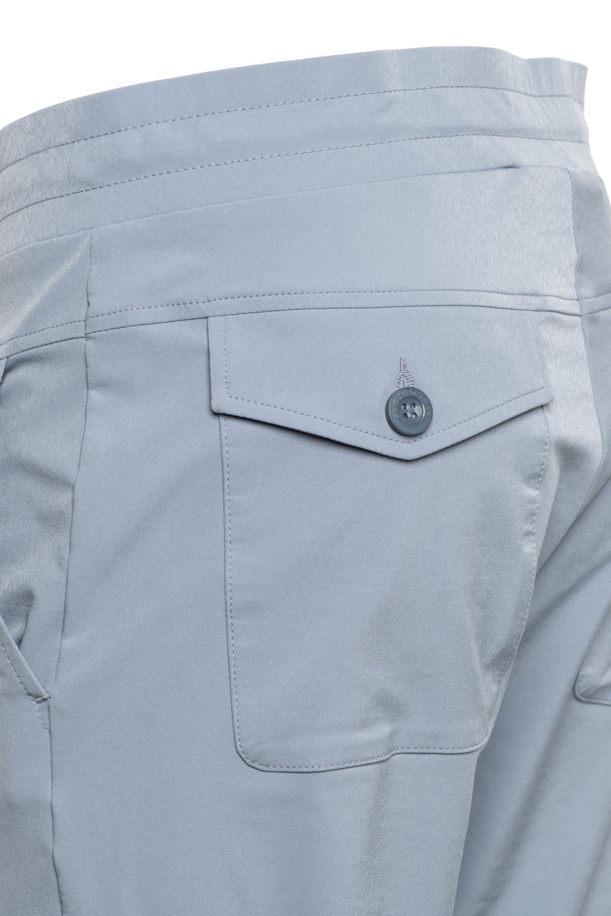 Lichtblauwe reisbroek voor dames van &Co woman, Penny Slate PA100-2, met comfortabele pasvorm en praktische details.