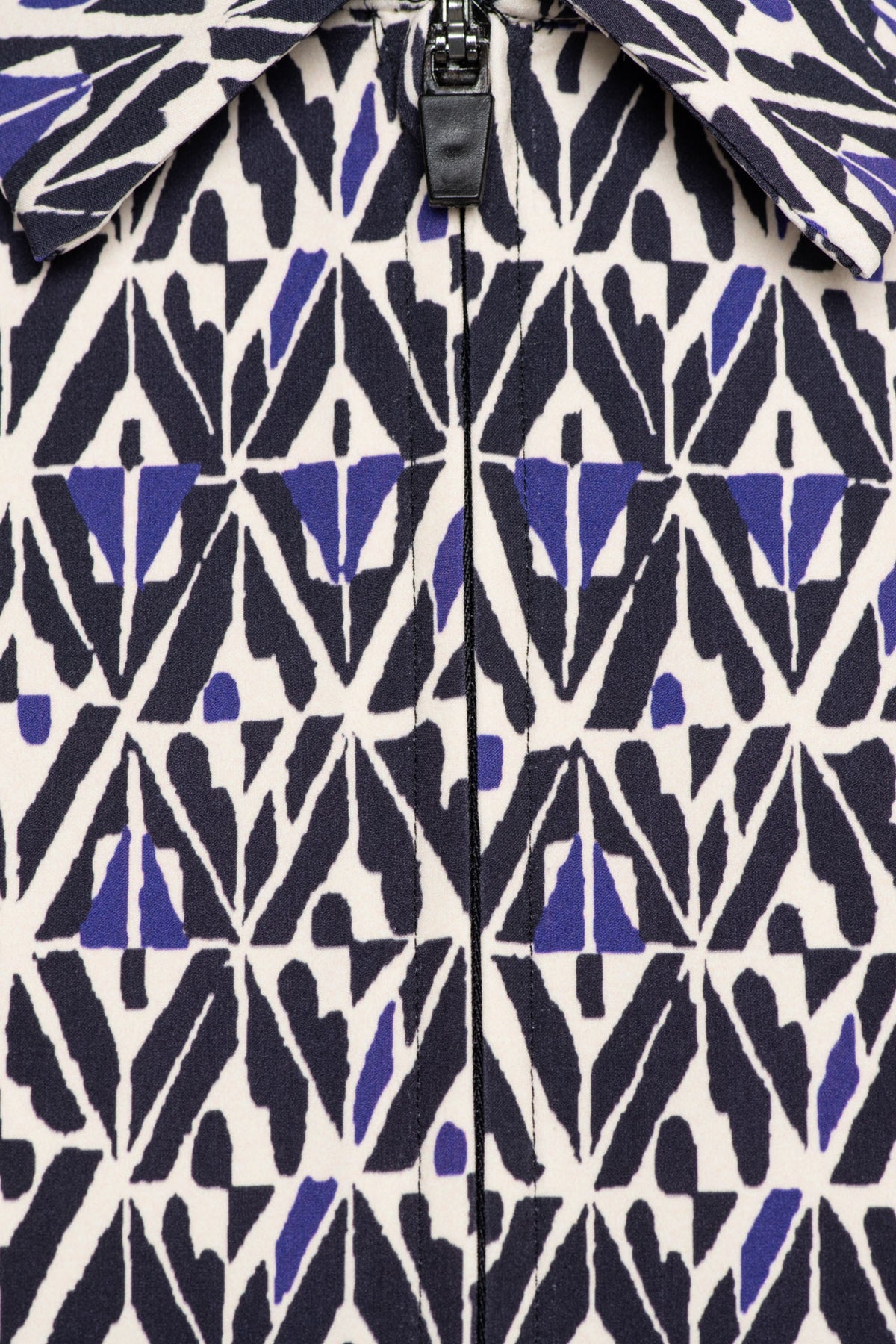 Dames reishandjas van &Co woman, Paloma Graphic in navy en multicolor, met grafische print en comfortabele pasvorm.