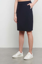 Navy Travel Rok Pilar van &Co woman, stijlvolle lange rok met comfortabel ontwerp, geschikt voor reizen en casual dragen