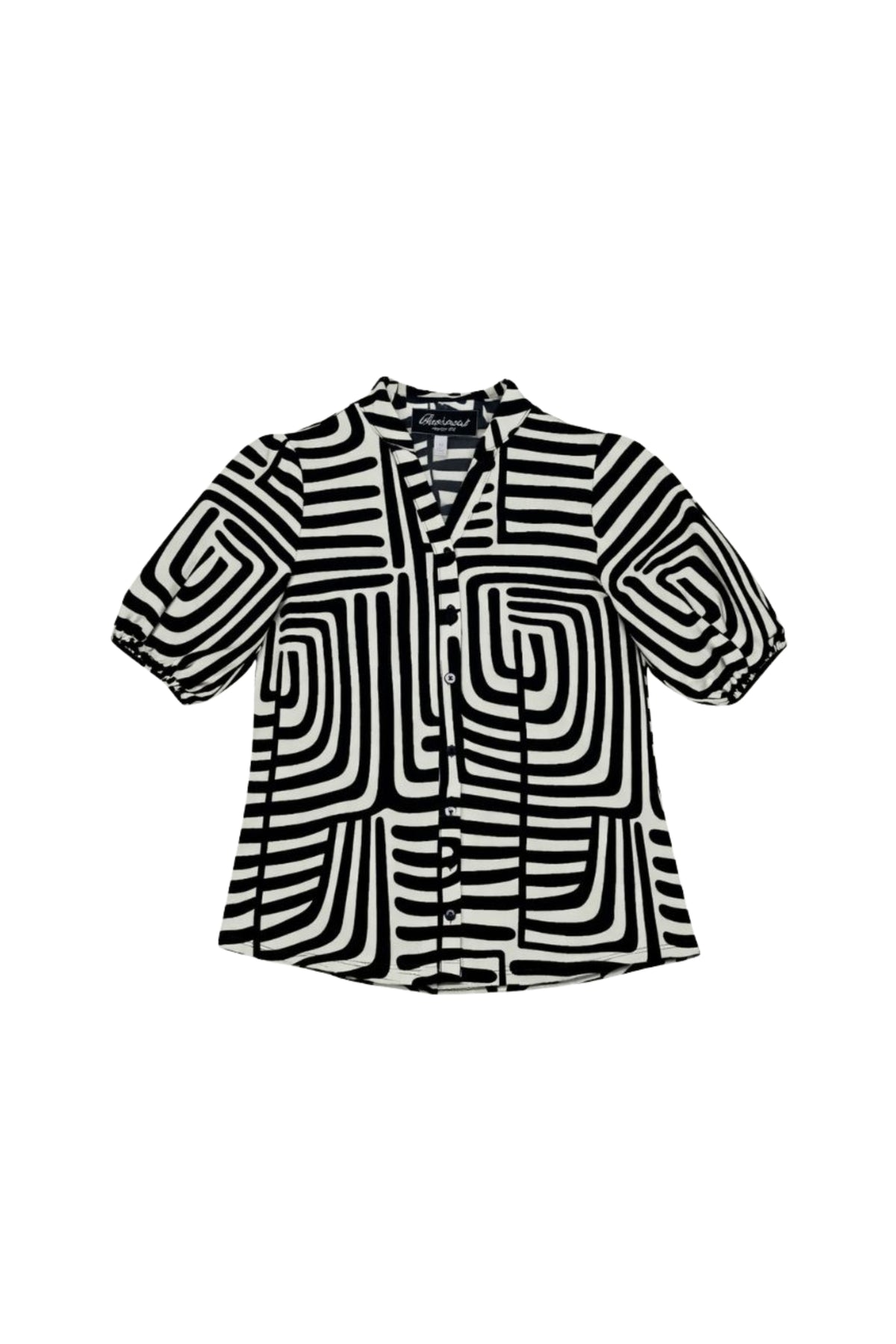 Zwarte en witte zebra print blouse Abby van Elvira Casuals, elegante Afrikaanse stijl, korte mouwen en losvallend ontwerp.