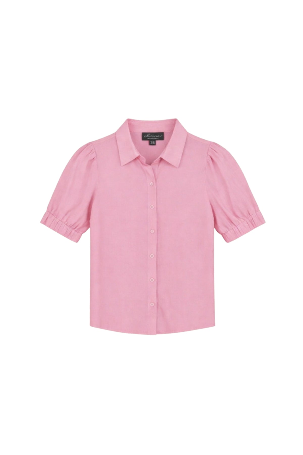 Zachte roze blouse Didi van Elvira Casuals met korte mouwen en los vallende pasvorm, gedragen door een model.