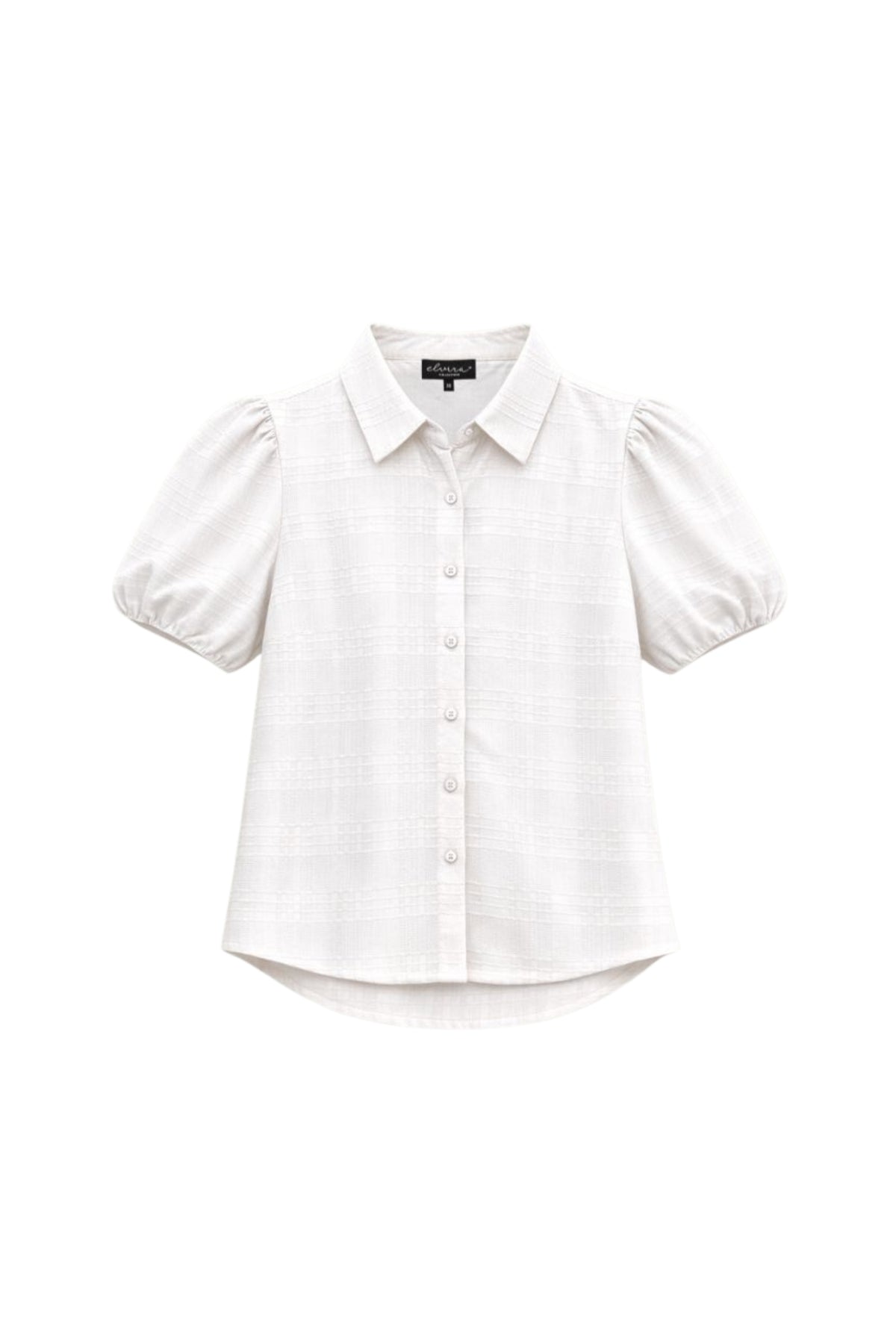 Offwhite blouse Katy van Elvira Casuals, met lange mouwen en losvallend ontwerp, gedragen door een model.