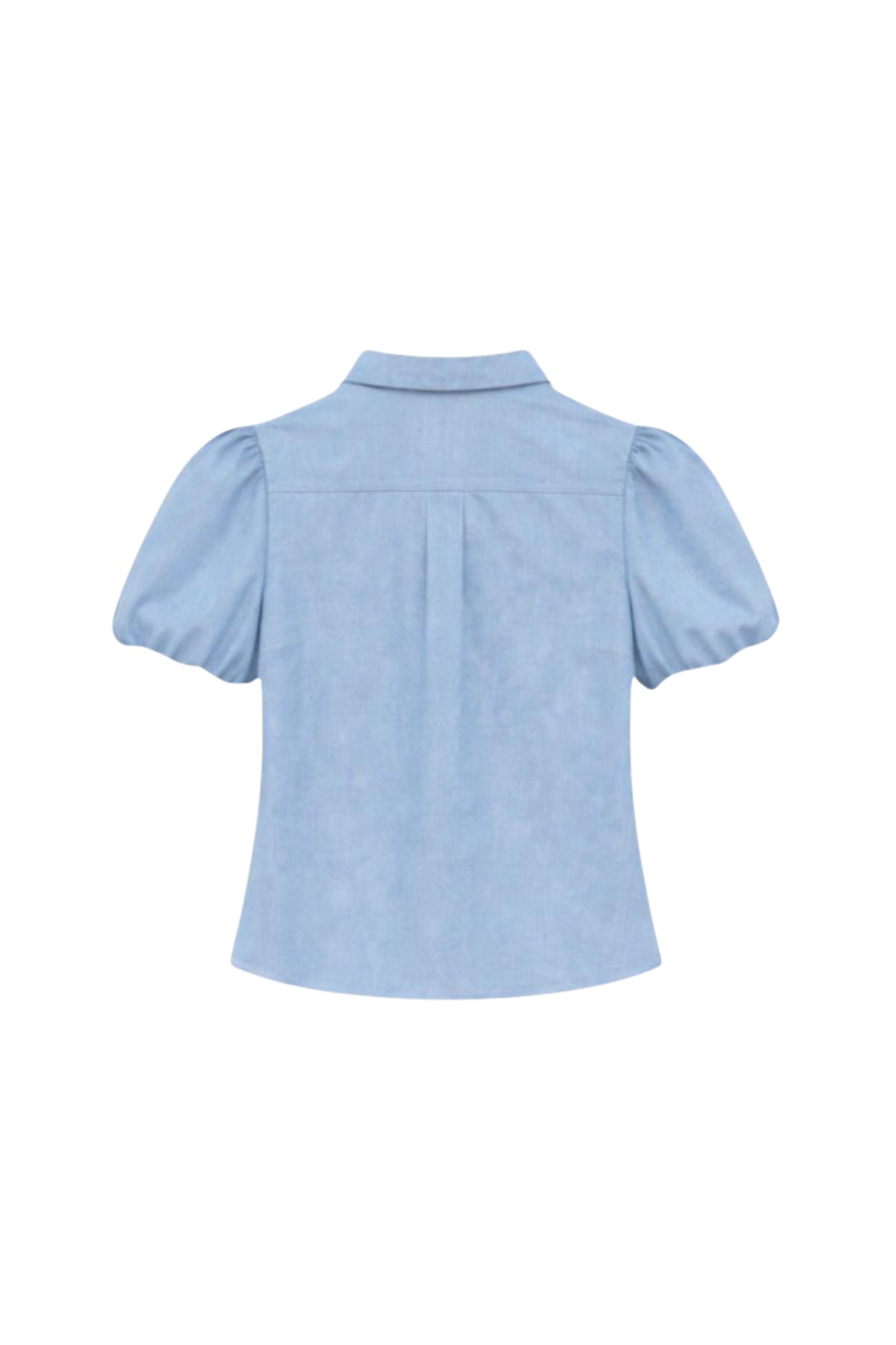 Lichte blauwe blouse Saskia van Elvira Casuals met lange mouwen en knoopsluiting.