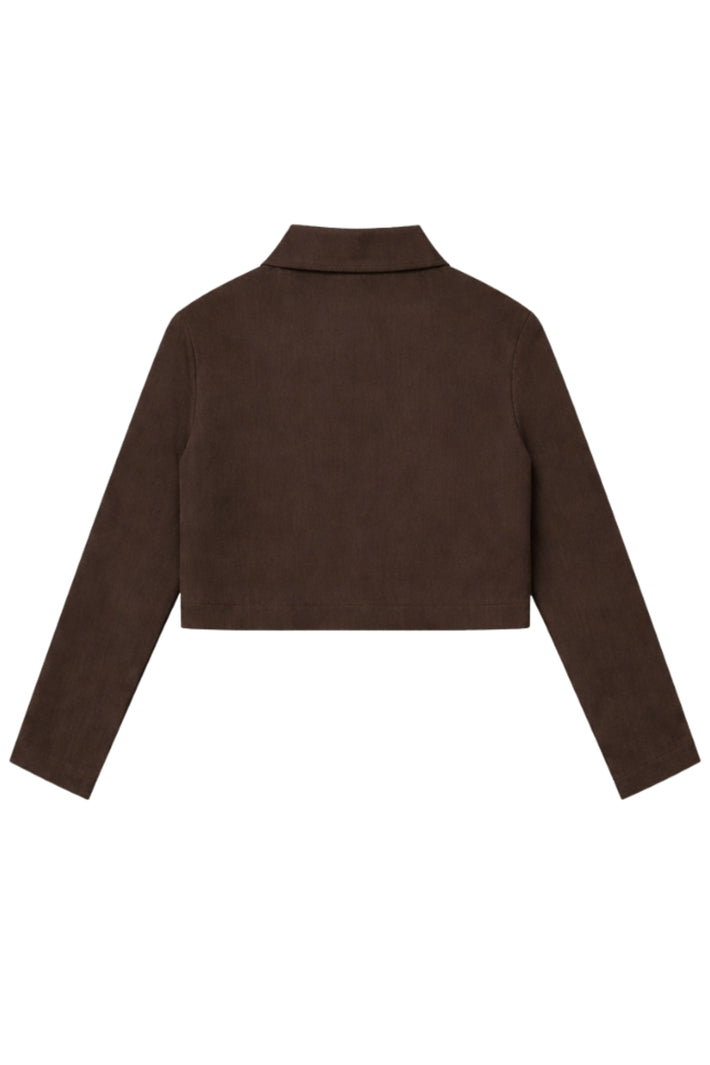 Elvira Casuals Jacket Loa in mocha kleur, casual damesjasje met knopen en fijne pasvorm, close-up van de voorkant.