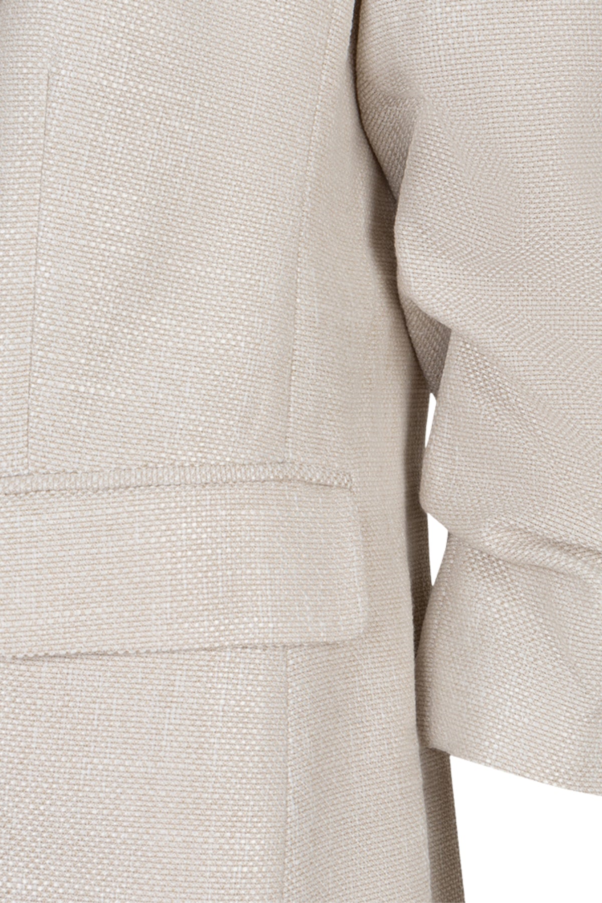 Lichte linnen blazer van EsQualo in zandkleur, geschikt voor formele en casual gelegenheden, met knoopsluiting en reverskraag.