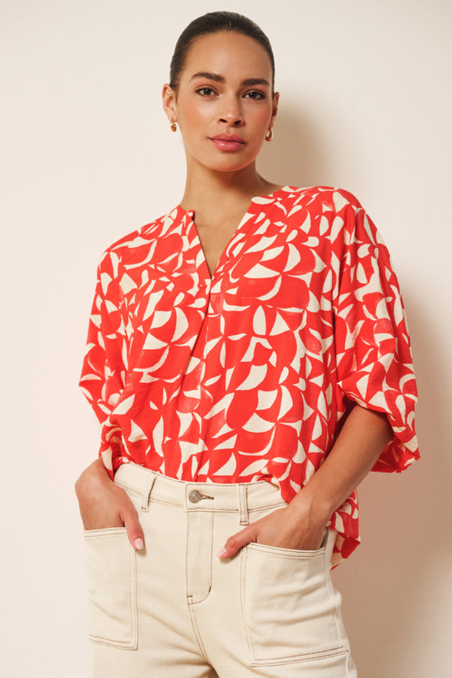 EsQualo Blouse Raglan Scarlet Graphic Print SP26.14003 Stretchshop.nl