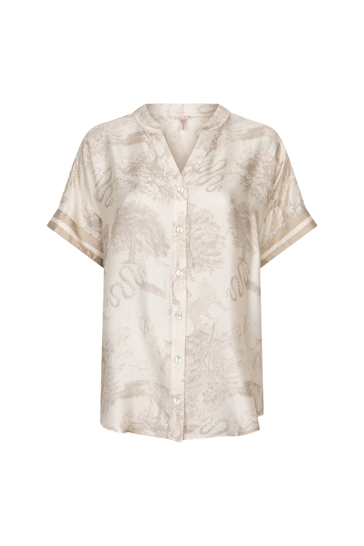 EsQualo blouse met safari print, lange mouwen en knoopsluiting, getoond in een close-up van de kleurrijke stof.