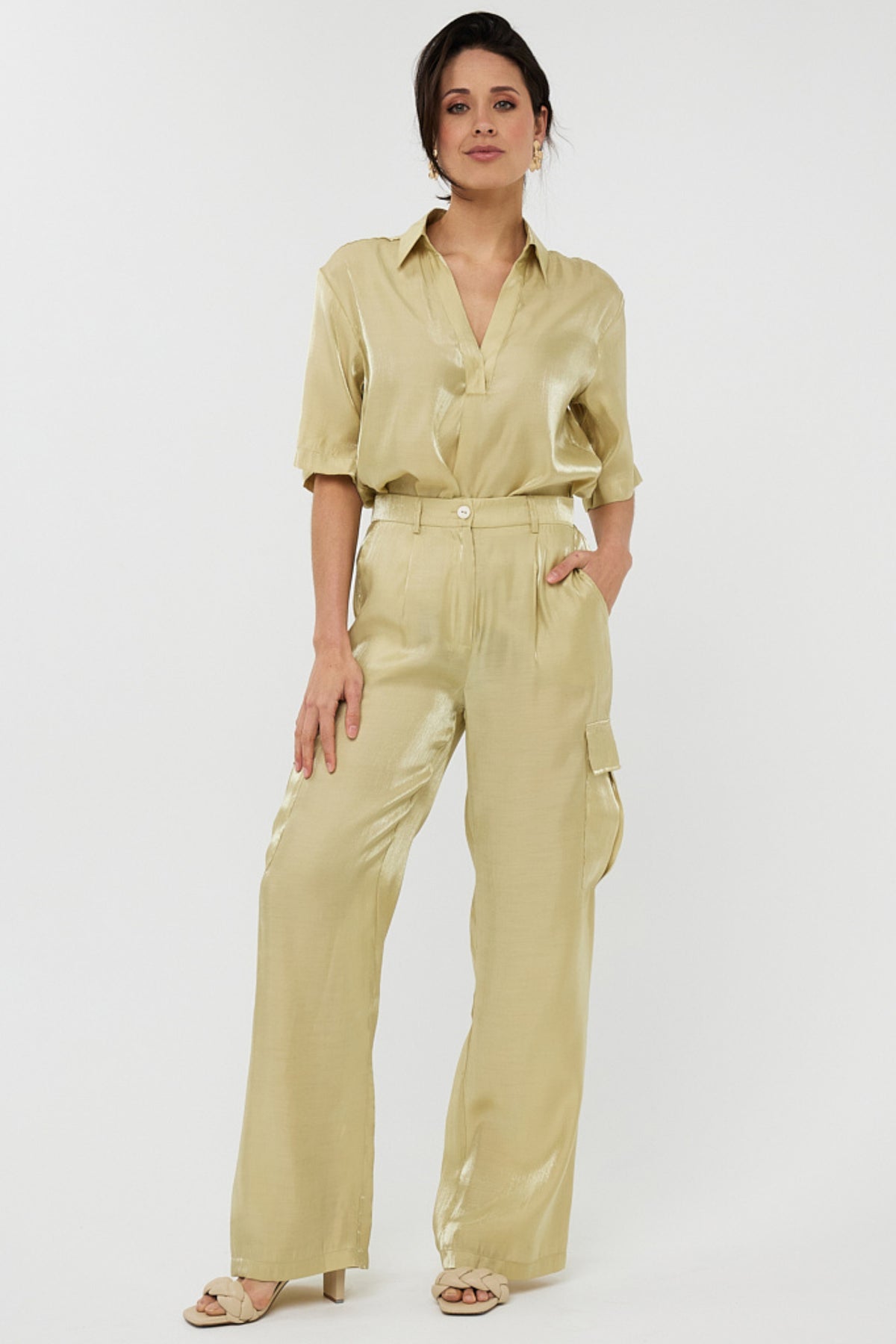 Cargo broek van EsQualo in Silky Touch Lemon Pie, met elastische taille en meerdere zakken, comfortabel en stijlvol.