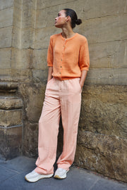 Elasticere broek van EsQualo in fijne crinkle Bellini-stijl, comfortabel en modieus voor dagelijks gebruik.