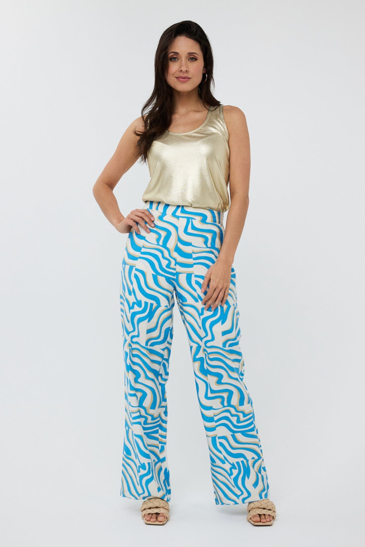 Elektrische broek van EsQualo met zwart-wit zebraprint, comfortabel en stijlvol voor casual draagstijl.