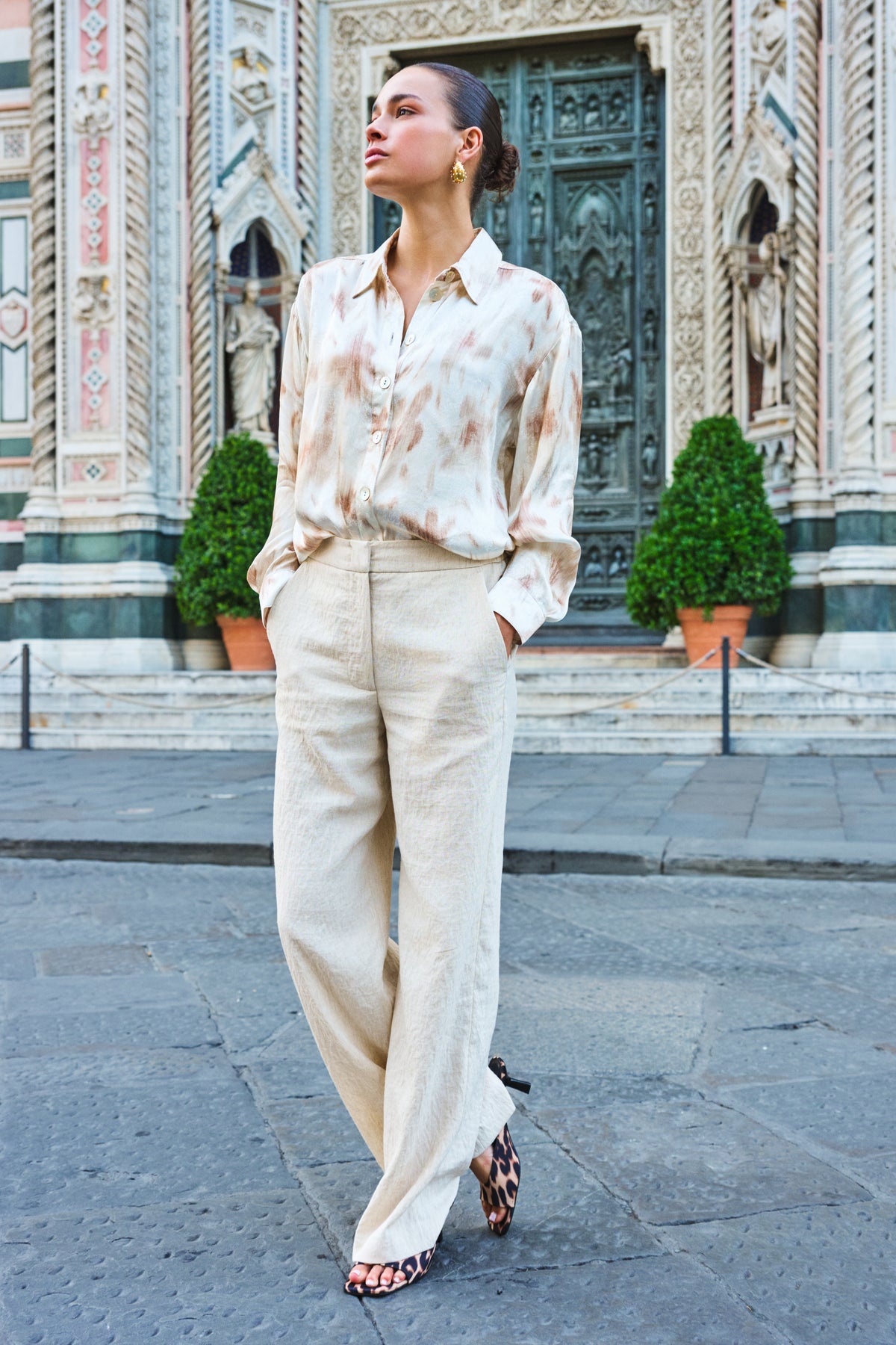 Linnen broek van EsQualo in natuurlijke kleur, met rechte snit en comfortabele pasvorm, voor een casual en stijlvolle look