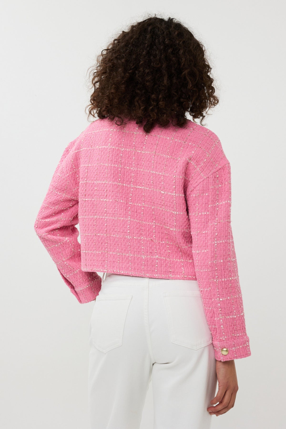 Roze gebreide cropped jas van EsQualo met bouclé stof, korte pasvorm en stijlvolle uitstraling.