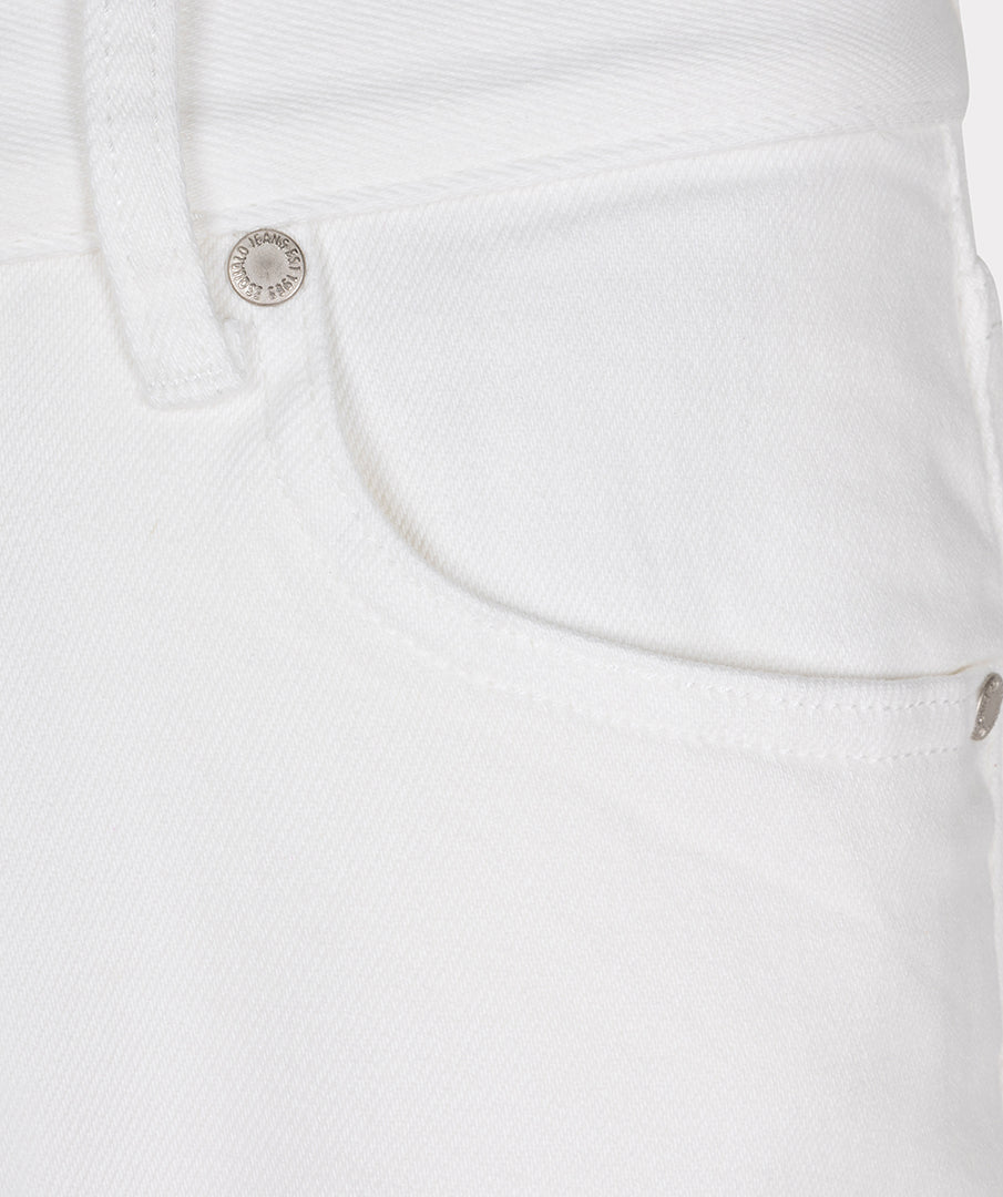 Brede offwhite jeans van EsQualo met wijde pijpen en hoge taille, zichtbaar op de afbeelding.