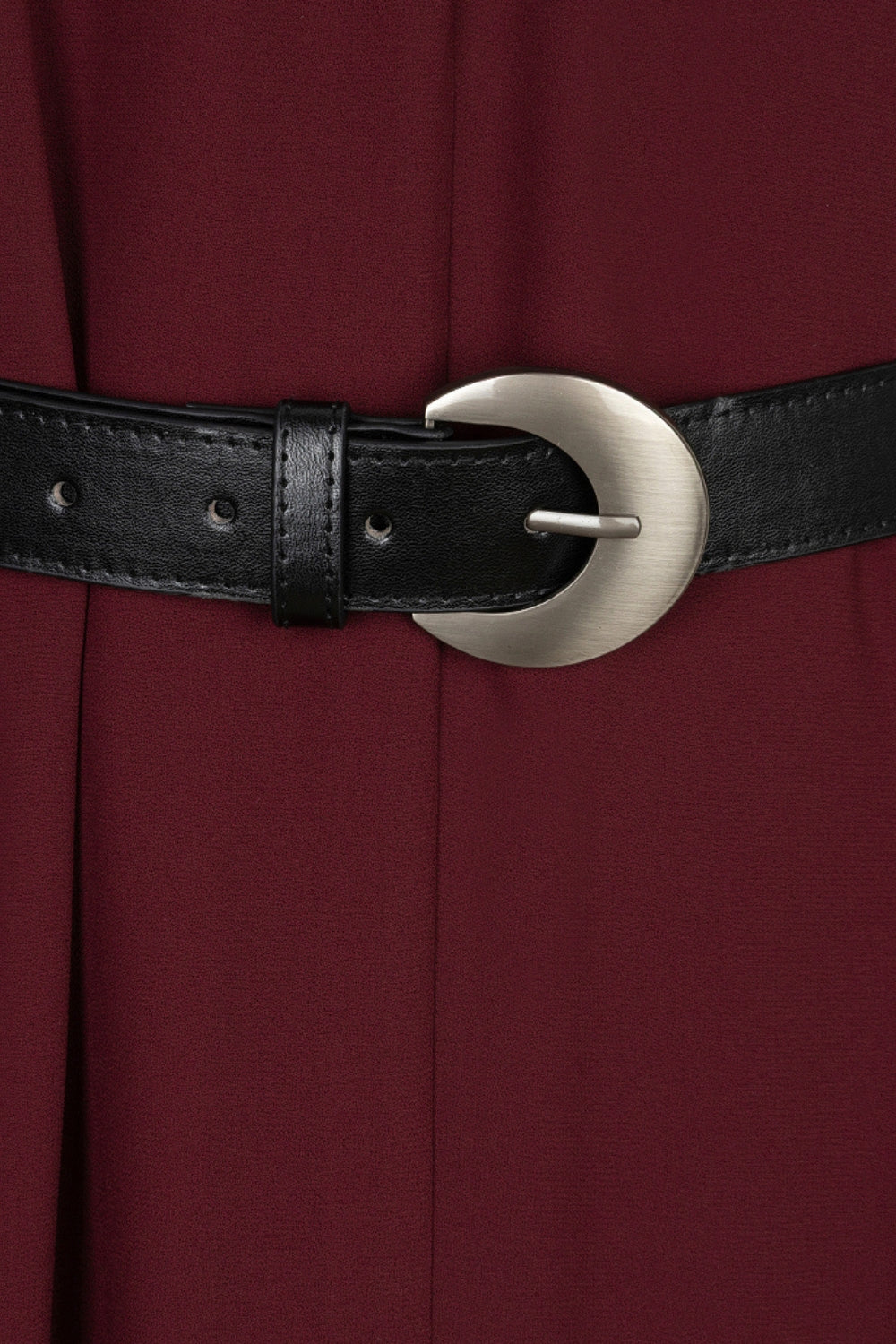 Elegante EsQualo jurk met mock neck en chiffon in merlot, geschikt voor speciale gelegenheden.