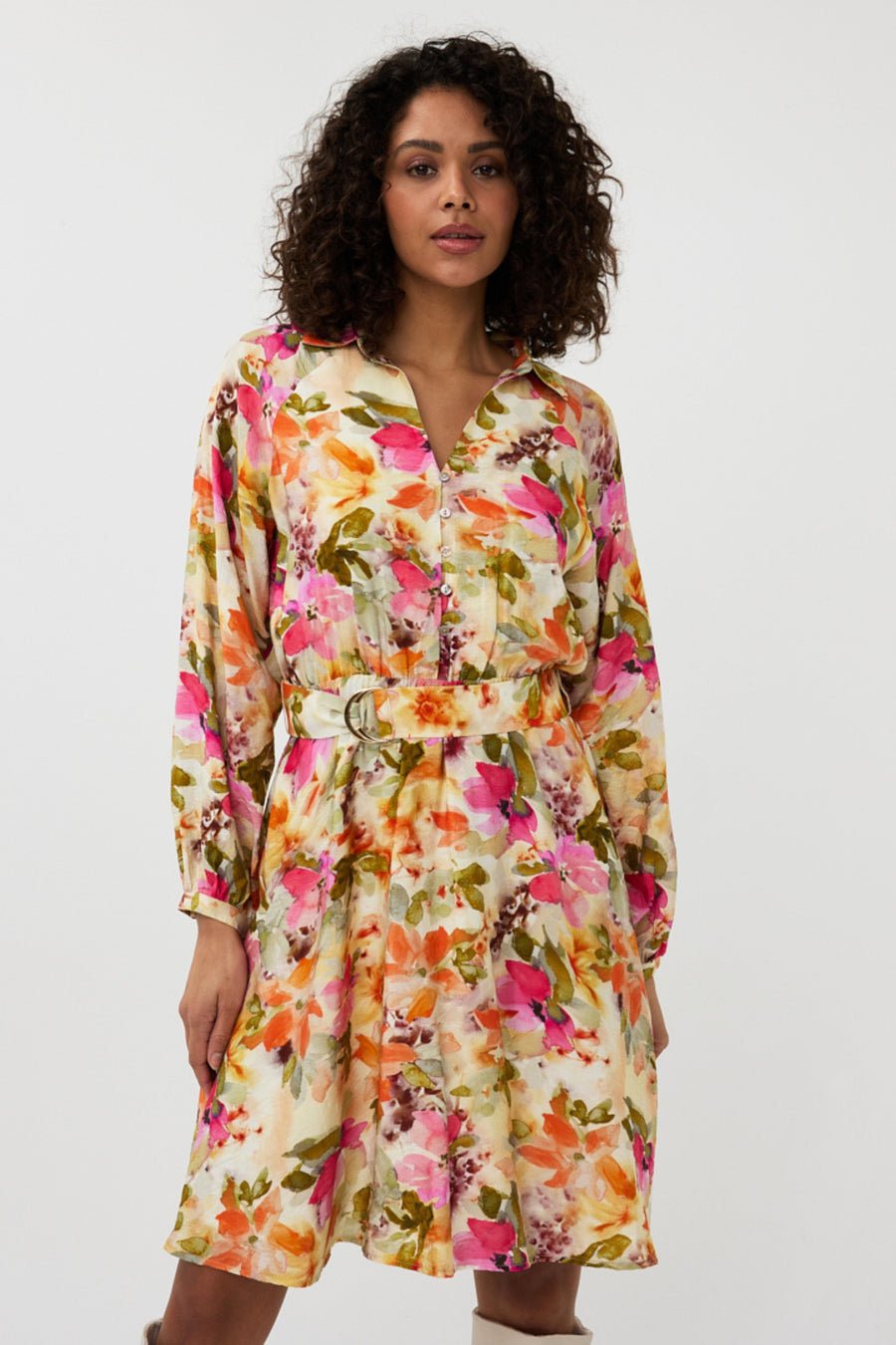 EsQualo Raglan jurk met bloemenprint, lichte stof en comfortabele pasvorm, perfect voor zomerse gelegenheden.