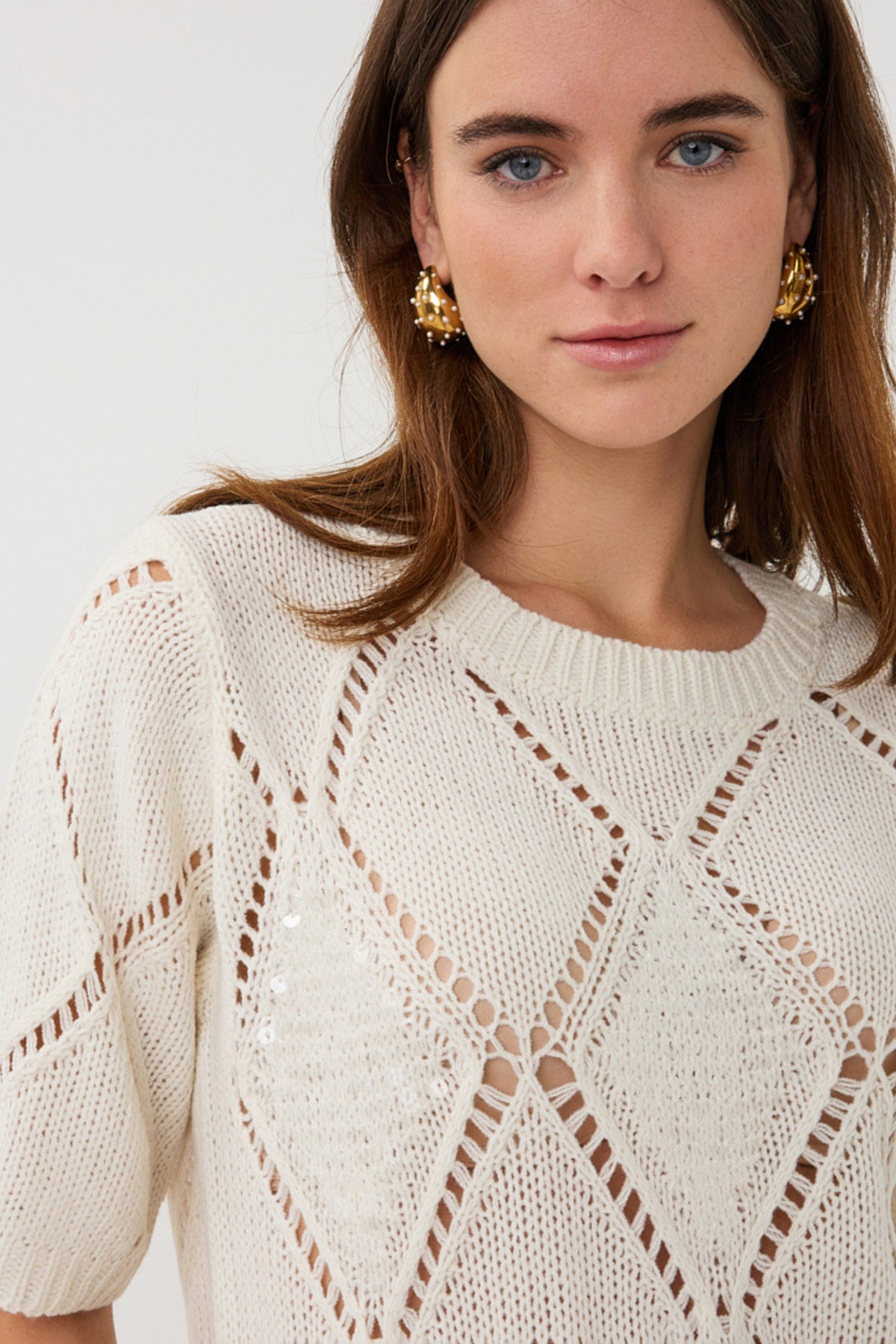 Ecru EsQualo Sweater Ajour Diamond Sequins met glinsterende details en opengewerkte patronen, casual en stijlvol.