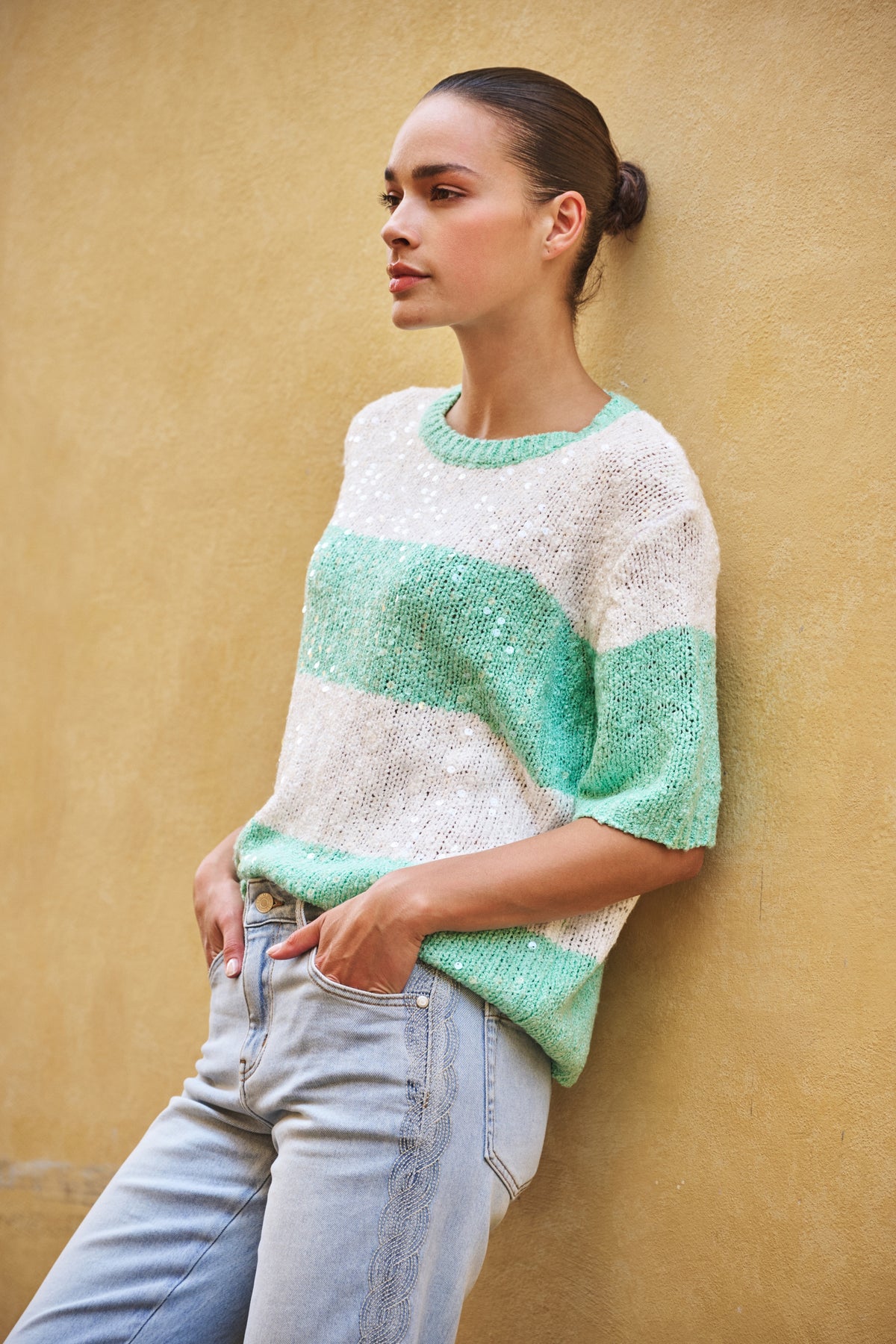 EsQualo gebreide trui met strepen, sequins, offwhite en mintkleur, modieus en comfortabel voor dames.