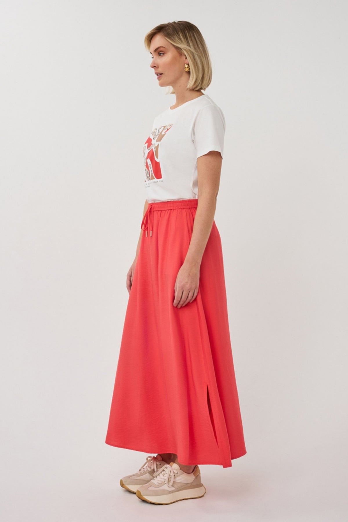 Offwhite en rode EsQualo T-shirt met Paris print, katoenen casual shirt voor dames en heren, comfortabele pasvorm.
