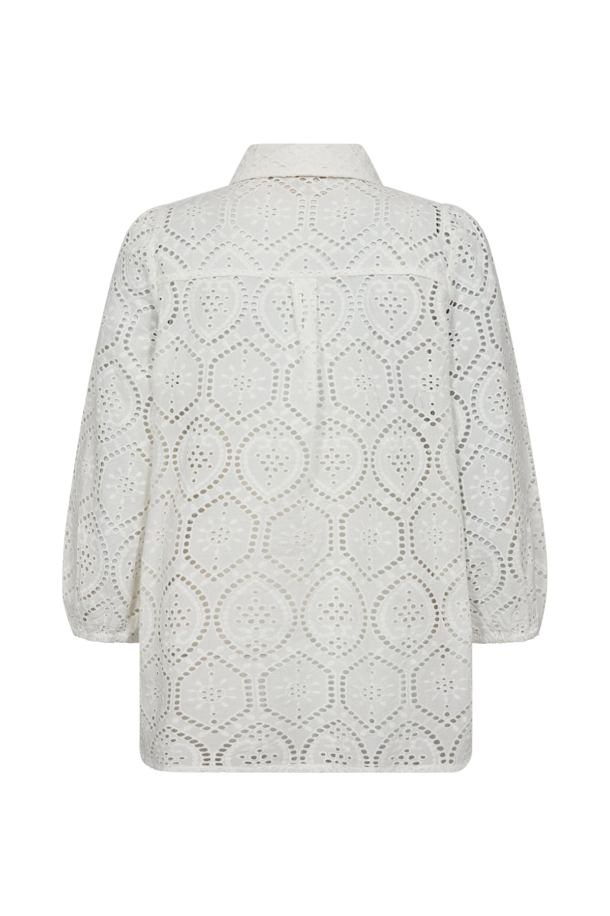 Offwhite blouse van Freequent, model Fqagy Starr met losse pasvorm en lange mouwen, zichtbaar op de afbeelding.