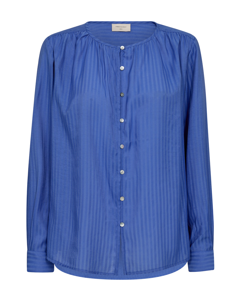 Blouse van Freequent in wedgewood blauw met lange mouwen en ronde hals, casual en comfortabel voor dagelijks gebruik.