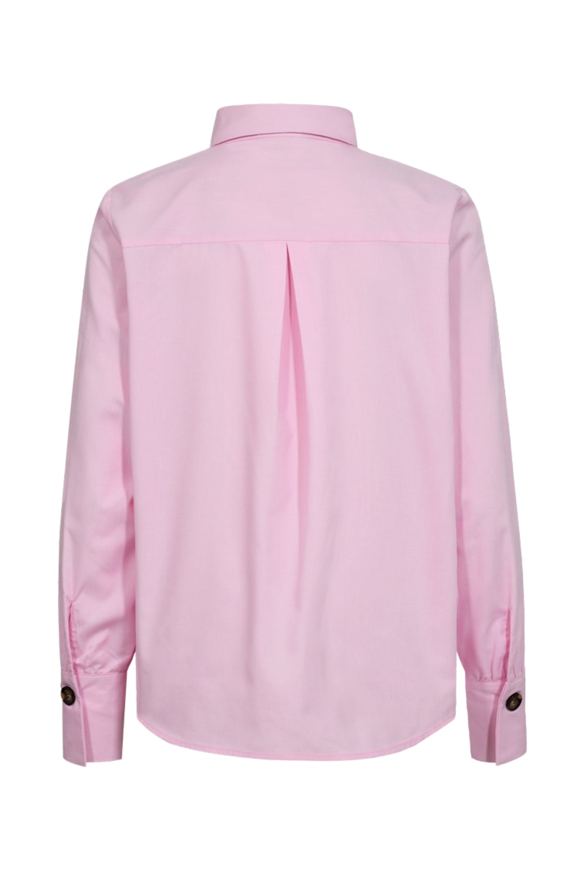 Lila blouse van Freequent met een losse pasvorm en knoopdetail, gedragen door een model op een lichte achtergrond.