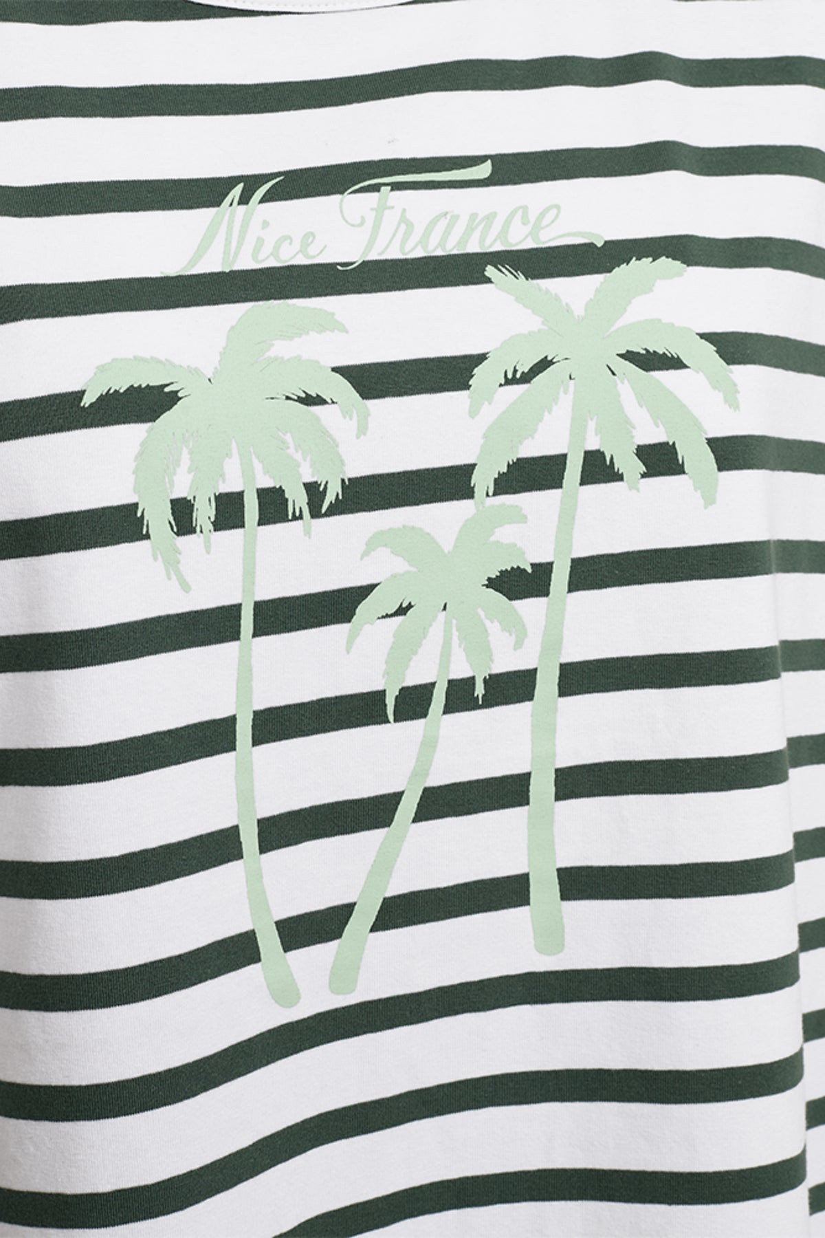 Witte T-shirt van Freequent met donkerbos print, model Fqfenjal Brilliant White Dark Forest, casual en comfortabel.
