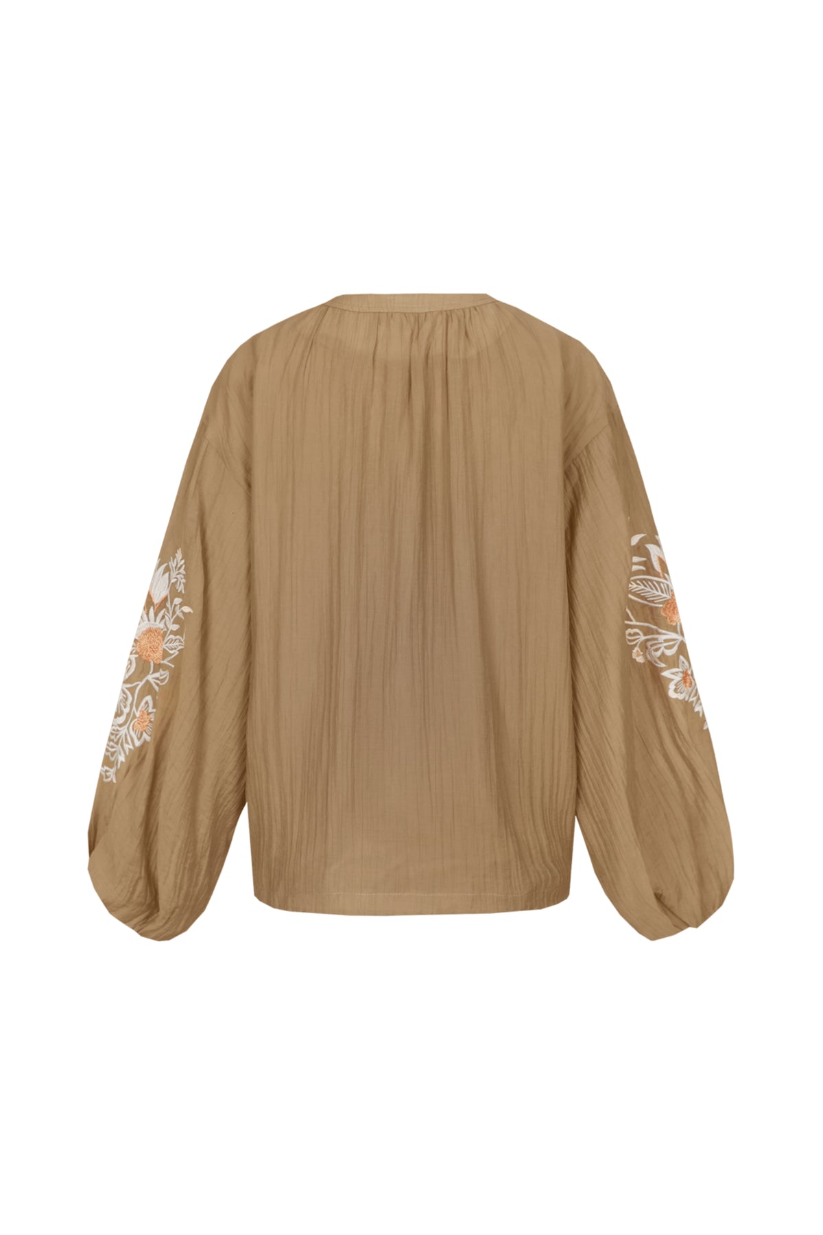 Lichte camelkleurige G-maxx Zaira Kint jas met capuchon en ritssluiting, geschikt voor dames, op een witte achtergrond.