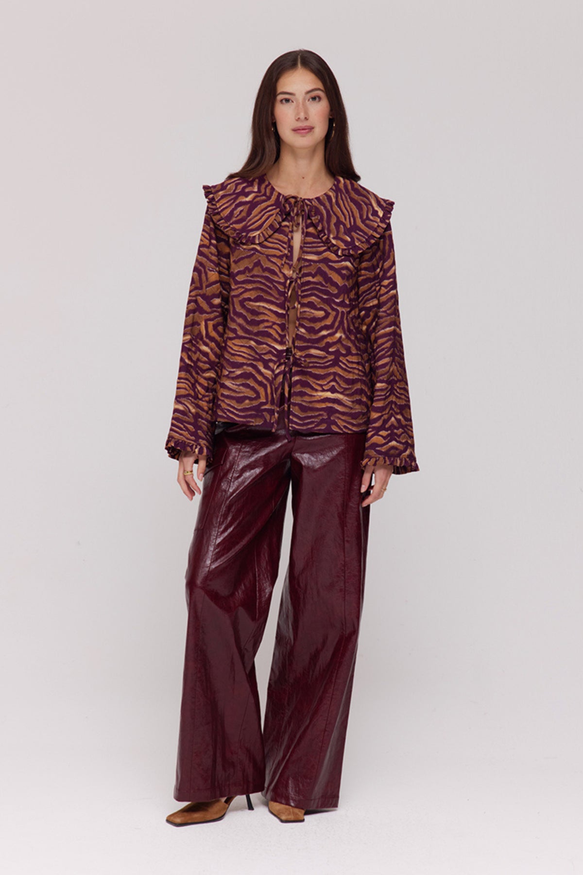 Harper & Yve Robbin Trashy Tiger jas met dierenprint en casual stijl, korte mouw en ritsdetails, voor dames.