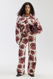 Harper & Yve jas Willow Desert Flower Ecru, lichte jack met bloemenprint, korte pasvorm en knoopsluiting.