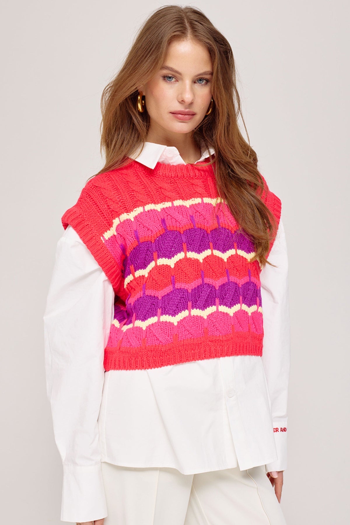 Harper & Yve Spencer Nonna Multi Spicy Red blouse met kleurrijk patroon en korte mouwen, casual en stijlvol voor dagelijks gebruik
