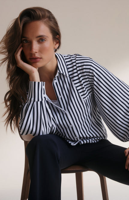 Lady Day Blouse Gem Blue Simple White L30-580-3031 Stretchshop.nl