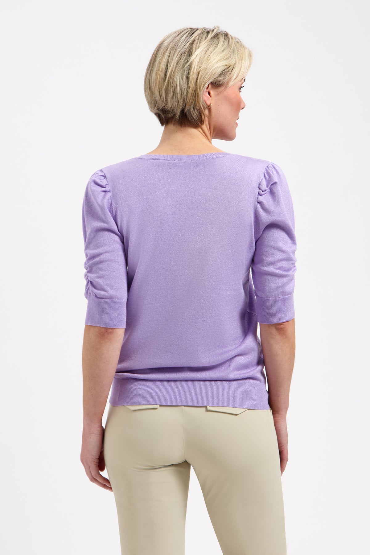 Lady Day Lynn Soft Violet trui, zachte lila kleur, fijne knitwear met lange mouwen en ronde hals, comfortabel en stijlvol.