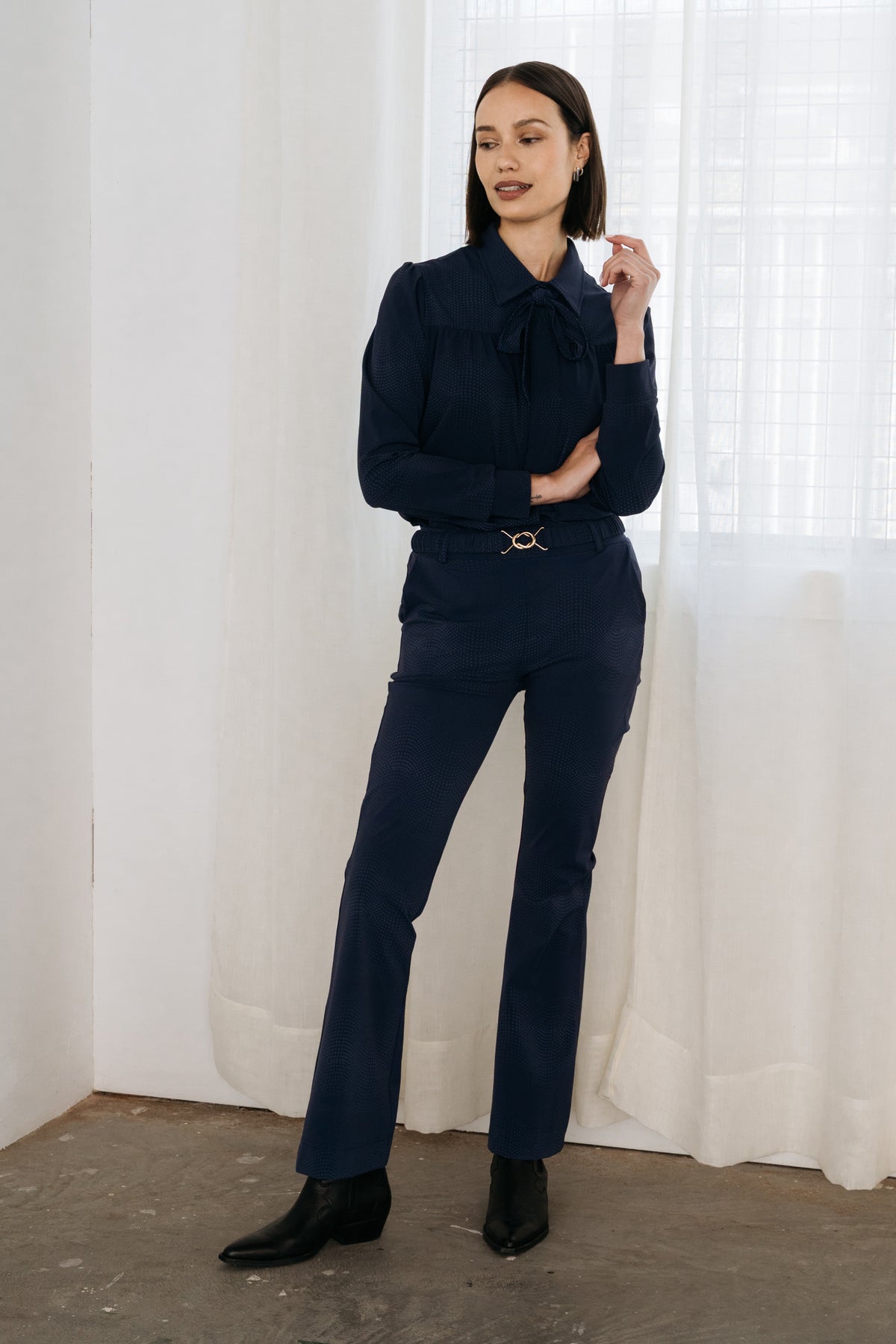 Reisbroek Maro Spot Wave van Maicazz & Zizo, lichte en comfortabele reisbroek met opvallend patroon en elastische taille.